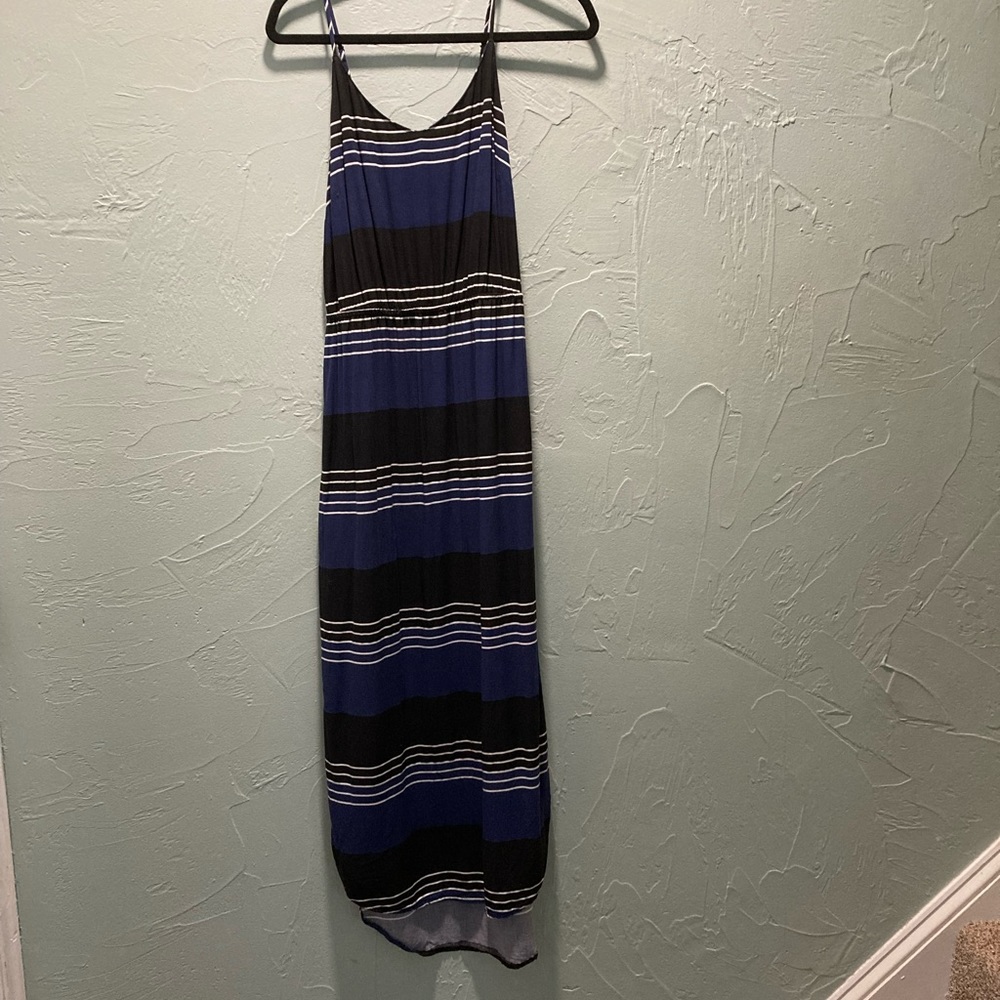 Old Navy 
Medium
Black/Blue/White
High/ Low Dress